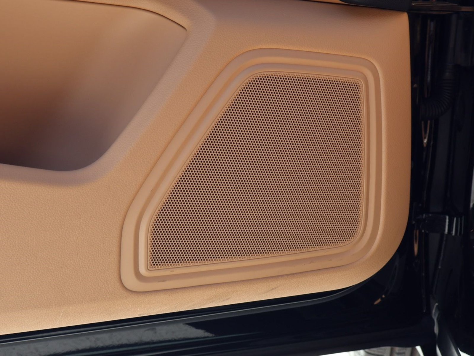 Certified 2026 Porsche Macan AWD/4WD image 13