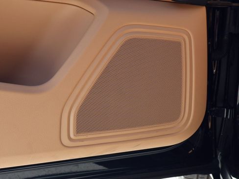 Certified 2026 Porsche Macan AWD/4WD image 13