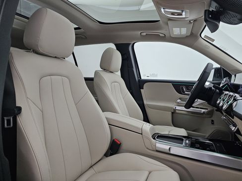 New 2026 Mercedes-Benz GLB 250 4MATIC image 15