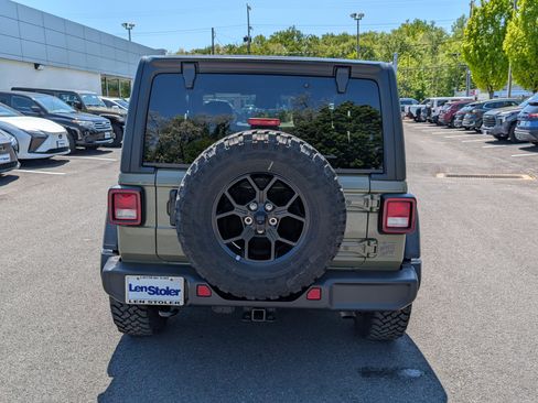 Used 2026 Jeep Wrangler Sport AWD/4WD image 4