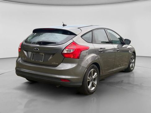 Used 2014 Ford Focus SE w/ SE Sport Package FWD image 5