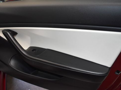 Used 2020 Tesla Model 3 Standard Range Plus image 11