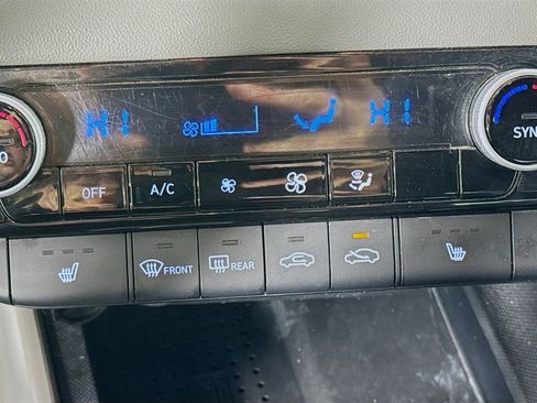 Used 2023 Hyundai Elantra SEL w/ Convenience Package image 21