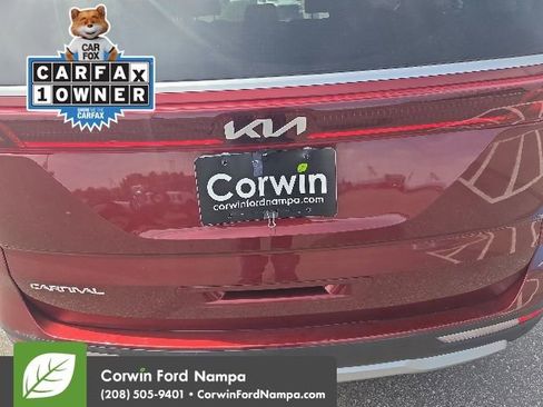 Used 2024 Kia Carnival LX FWD image 11