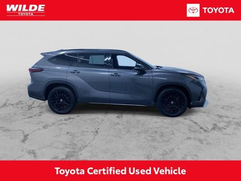 Certified 2025 Toyota Highlander XSE AWD/4WD image 2