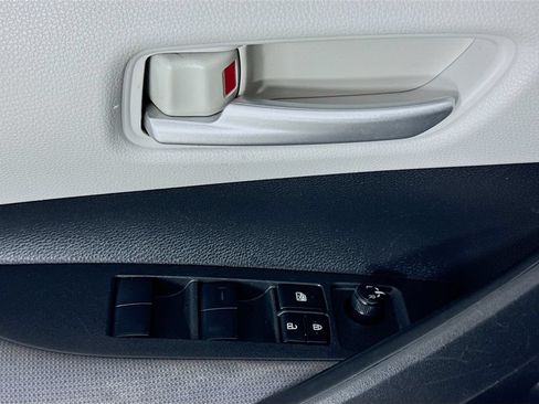 Used 2020 Toyota Corolla L FWD image 21