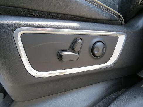Used 2023 RAM 1500 Laramie AWD/4WD image 17