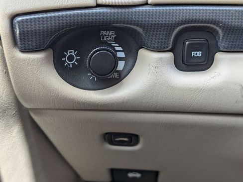 Used 2005 Chevrolet Impala SS w/ Preferred Equipment Group FWD image 17