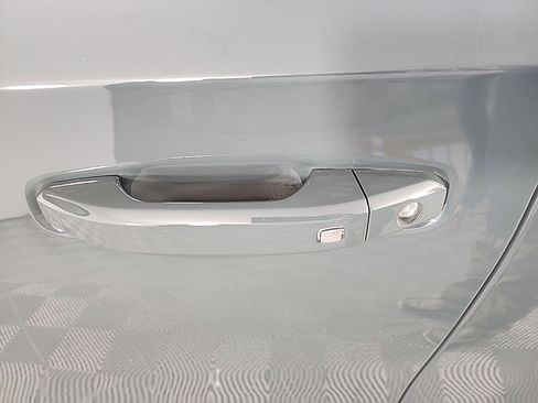 New 2026 Chevrolet Suburban Z71 w/ Comfort Package image 16