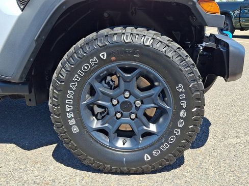 Used 2023 Jeep Wrangler Unlimited w/ Cold Weather Group AWD/4WD image 8
