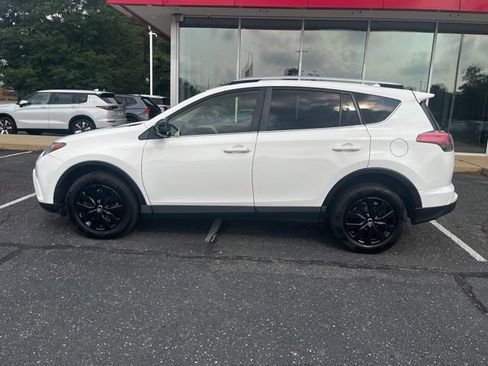 Used 2016 Toyota RAV4 LE AWD/4WD image 6