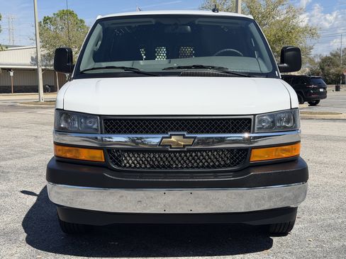 Used 2024 Chevrolet Express 2500 w/ Driver Convenience Package image 10