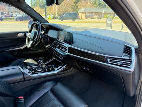 Used 2021 BMW X7 xDrive40i w/ M Sport Package AWD/4WD image 20