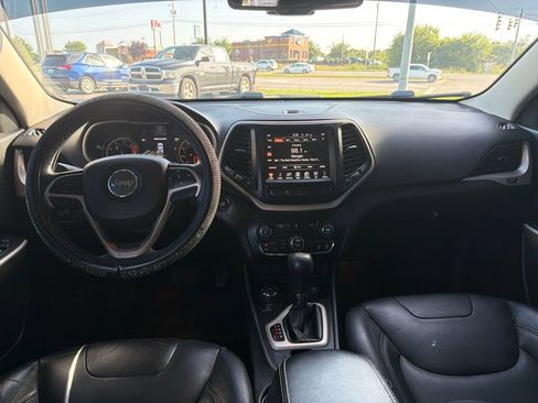 Used 2018 Jeep Cherokee Limited w/ High Altitude Package AWD/4WD image 5