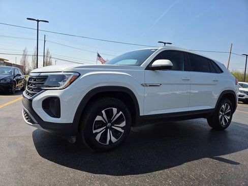 Used 2024 Volkswagen Atlas Cross Sport SE AWD/4WD image 3
