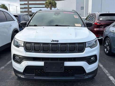 Used 2022 Jeep Compass Latitude FWD image 9