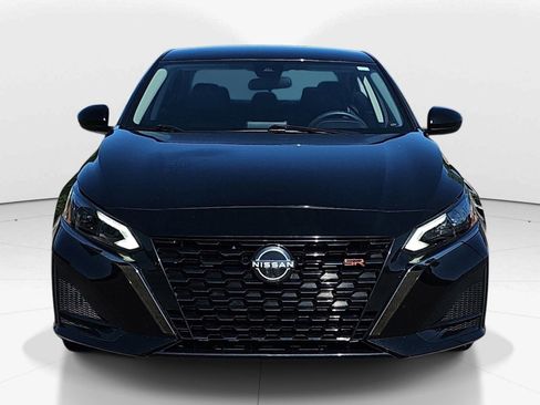 Used 2024 Nissan Altima 2.5 SR FWD image 9