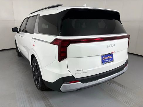 New 2026 Kia Carnival EX FWD image 6