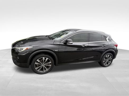 Used 2018 INFINITI QX30 AWD w/ Cargo Package image 2