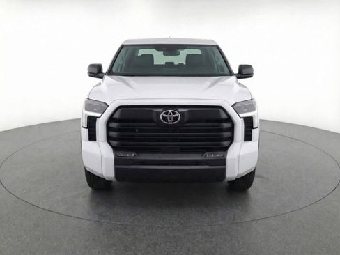 Used 2022 Toyota Tundra SR5 w/ SR5 Premium Package image 2