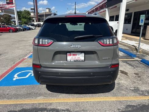 Used 2020 Jeep Cherokee Latitude Plus FWD image 5