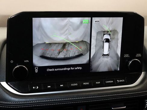 Used 2021 Nissan Rogue SL w/ Premium Package image 19