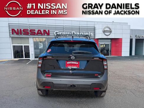 New 2026 Nissan Kicks SR w/ Cold Weather Package FWD image 4