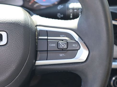Used 2022 Jeep Compass Latitude AWD/4WD image 12