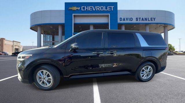Used 2024 Kia Carnival LX FWD image 5
