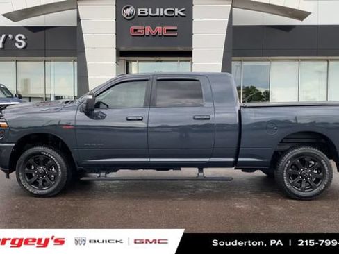 Used 2025 RAM 2500 Laramie AWD/4WD image 6