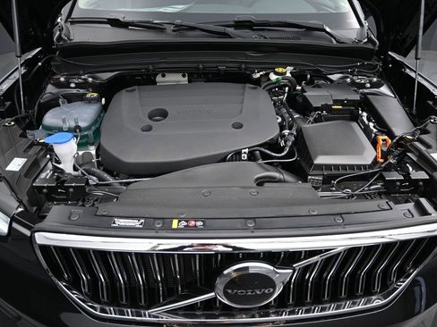 New 2025 Volvo XC40 B5 Core w/ Protection Package Premier image 39