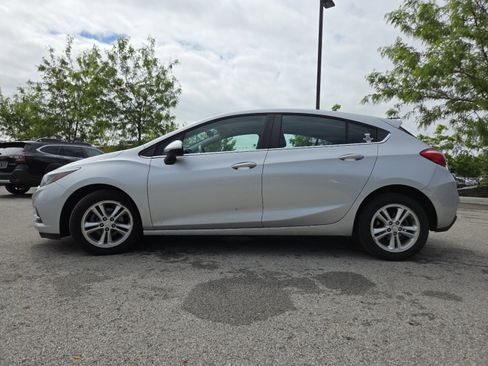 Used 2018 Chevrolet Cruze LT w/ Convenience Package FWD image 15