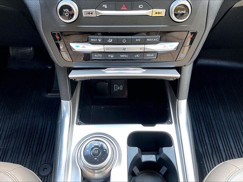 Certified 2020 Ford Explorer Limited AWD/4WD image 21