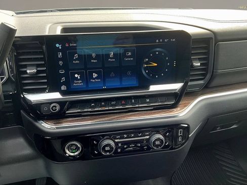 Used 2024 Chevrolet Silverado 1500 LT AWD/4WD image 10
