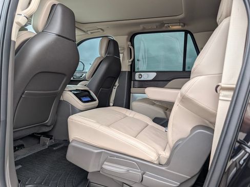 Used 2024 Lincoln Navigator L Reserve AWD/4WD image 13