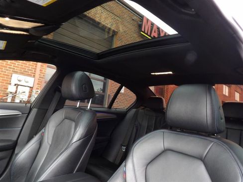 Used 2019 BMW 530i xDrive w/ M Sport Package image 31