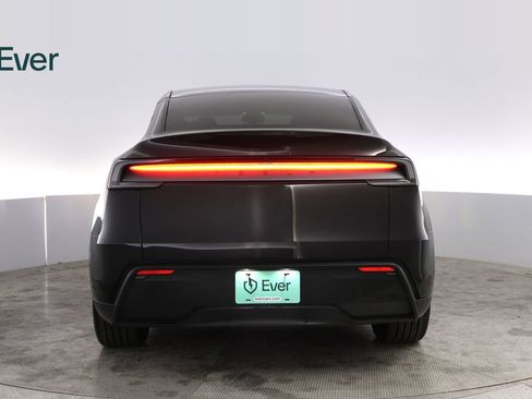 Used 2026 Tesla Model Y Long Range RWD image 15