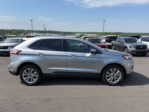 Used 2024 Ford Edge Titanium AWD/4WD image 5
