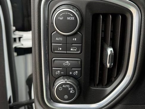 Certified 2022 Chevrolet Silverado 1500 LT image 23