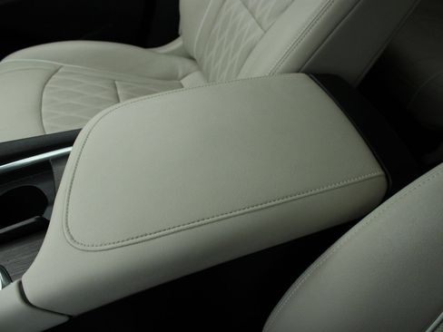 Used 2022 Buick Enclave Avenir AWD/4WD image 50