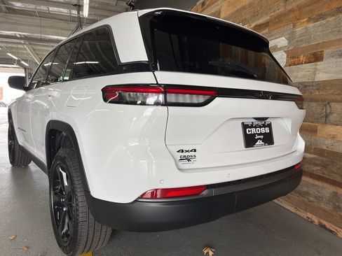 New 2026 Jeep Grand Cherokee Limited w/ Limited Altitude Package image 22