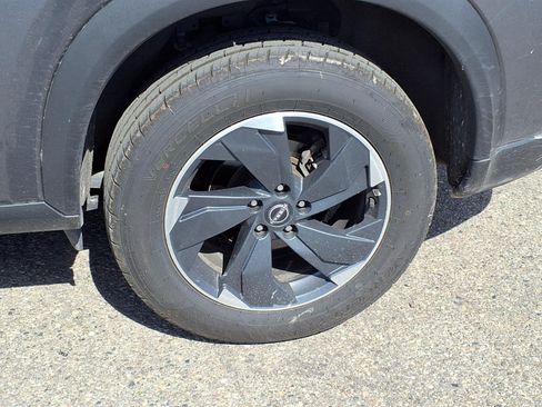 Used 2025 Nissan Rogue SV AWD/4WD image 7