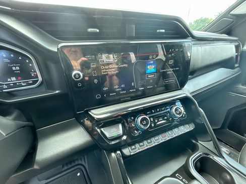 Used 2022 GMC Sierra 1500 AT4X image 25