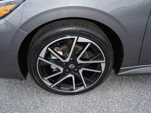 Used 2025 Nissan Sentra SR FWD image 33