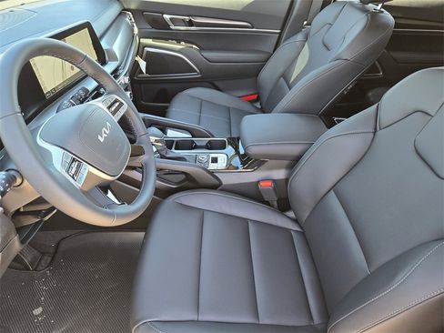 New 2025 Kia Telluride S image 9