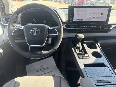 Certified 2025 Toyota Sienna XLE w/ XLE Plus Package AWD/4WD image 12