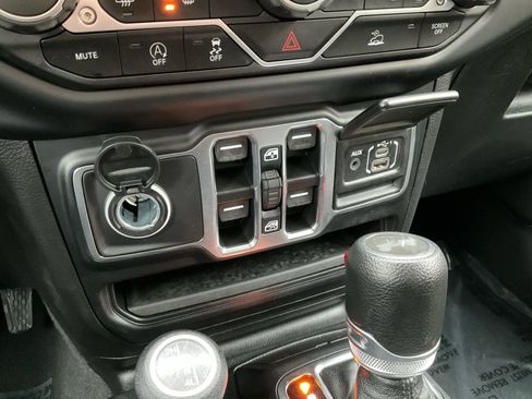 Used 2023 Jeep Wrangler Unlimited Sport image 27