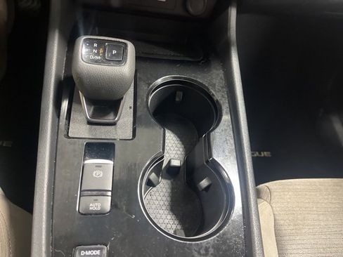 Used 2023 Nissan Rogue SV image 17