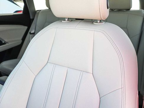 Used 2025 Audi Q5 Premium w/ Convenience Package image 32