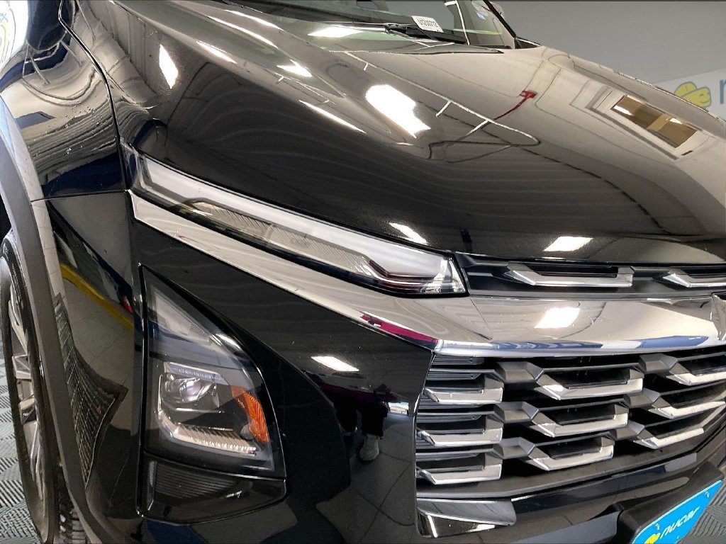 Used 2026 Chevrolet Equinox LT AWD/4WD image 32